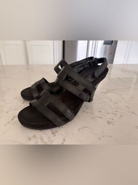 A2 Aerosoles Black Heels